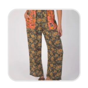 NWT - NATURAL LIFE Floral Wide-Leg Pants with Elastic Waist, Women’s size M